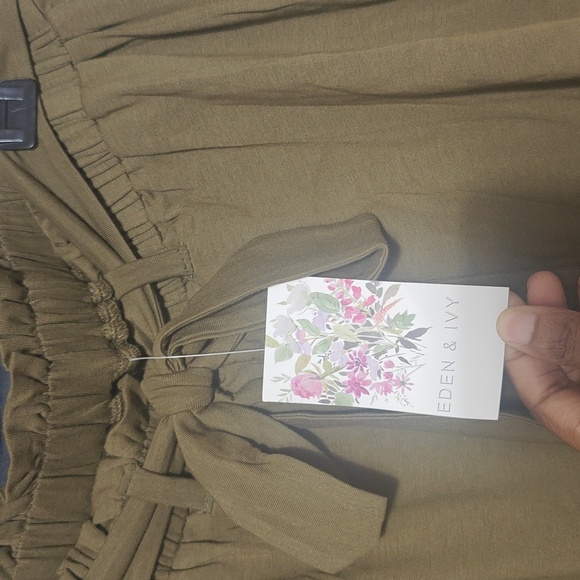 Wide Leg Crop Pants - Picture 4 of 6